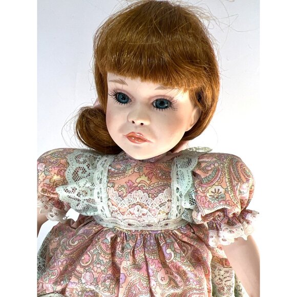 Sarah at the Fair Porcelain Doll Treasury Collection Paradise Galleries 14", Sta - Picture 2 of 11